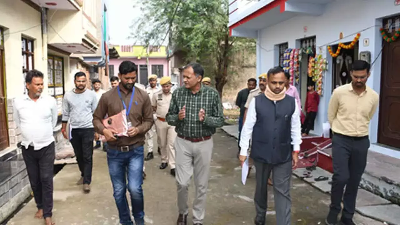 Rajasthan SIR: Barmer, Chittorgarh lead in voter count form distribution