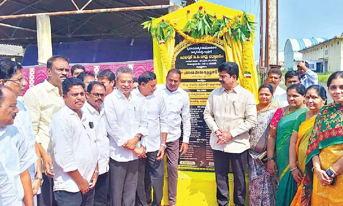 MP lays stone for internal roads at Gollapudi AMC