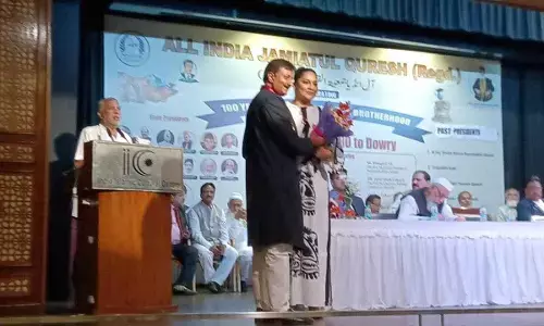 Trade Commissioner GCC and Film Producer Zeenat Kureshi Felicitated at Jamiatul Quresh Centenary Celebration