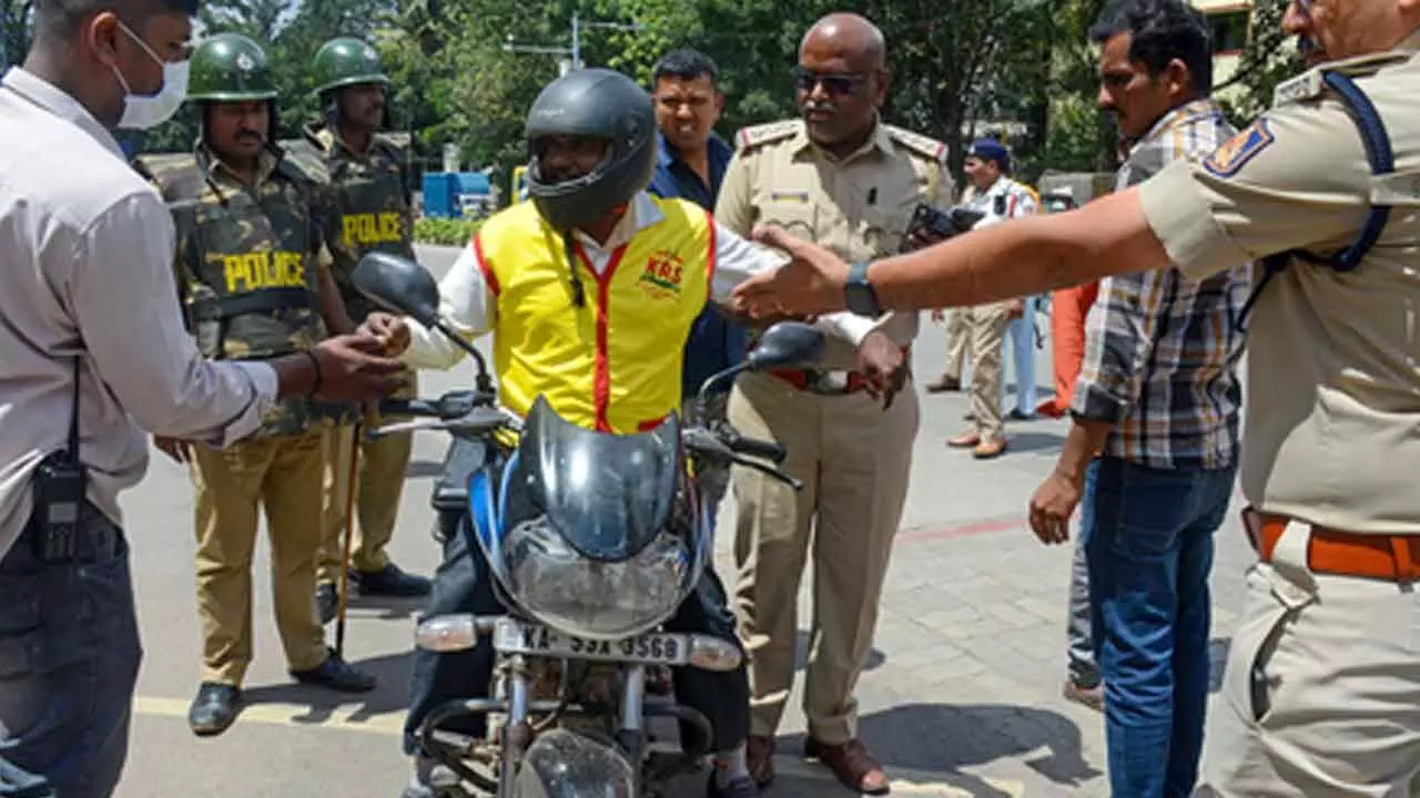 Delhi blasts: High alert continues in Bengaluru, border regions Delhi blasts: High alert continues in Bengaluru, border regions