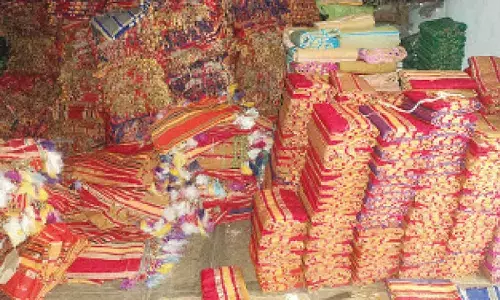 Modern designs to revive fading powerloom industry