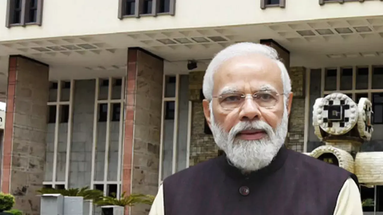 Delhi HC Directs Delhi University To Respond To Pleas In PM Modi Degree Disclosure Case Delhi HC Directs Delhi University To Respond To Pleas In PM Modi Degree Disclosure Case
