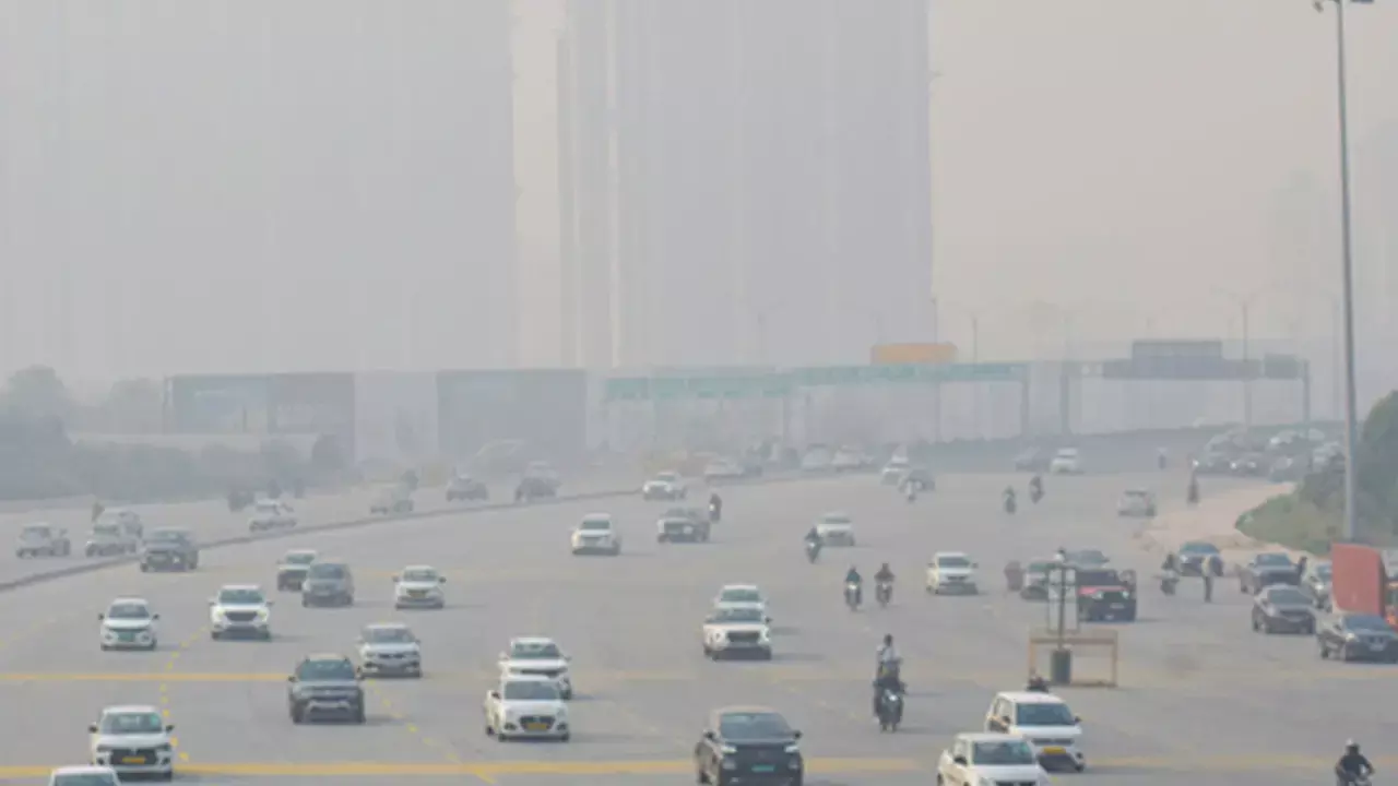 Delhi air pollution: SC seeks reports from Punjab, Haryana on stubble burning Delhi air pollution: SC seeks reports from Punjab, Haryana on stubble burning