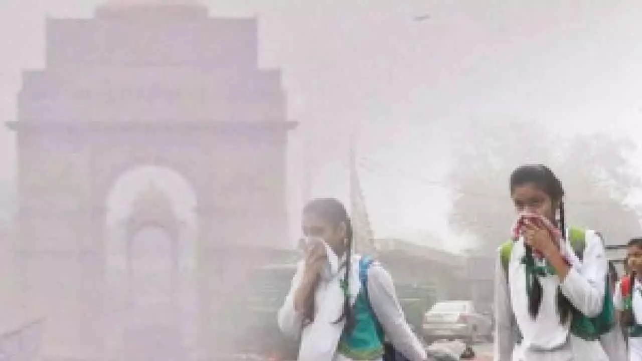 Season’s worst air quality in Delhi, AQI ‘severe’ at 423