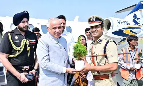 Governor S. Abdul Nazeer receives a grand welcome at Kurnool airport
