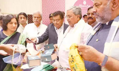 CM Sidda inaugurates ‘Kalaloka’ at KIA terminal