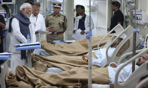PM Modi meets survivors of Delhi blast at LNJP Hospital