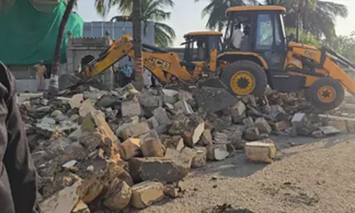 Gujarat: Bulldozers roll on illegal encroachments in Gir Somnath