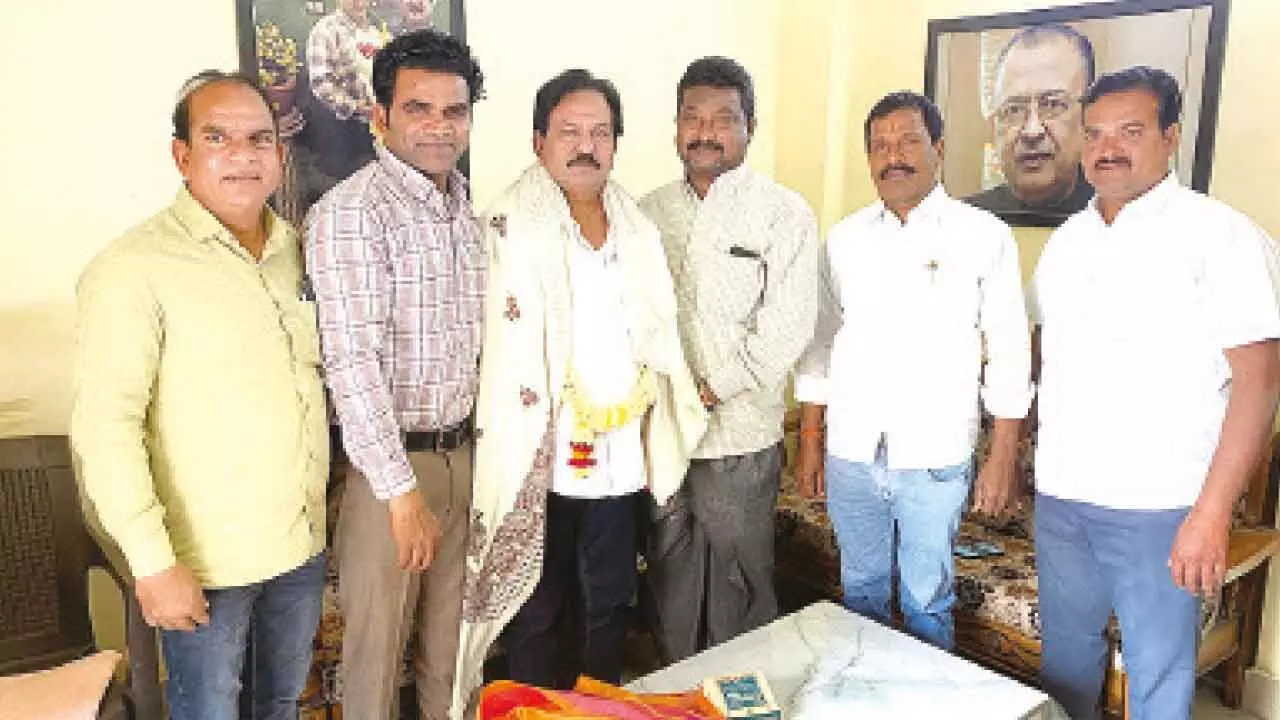TRASMA leaders felicitates Jigar Award recipient
