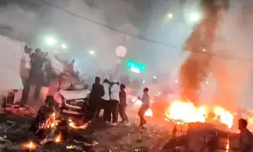 Centre calls Red Fort blast a terrorist act