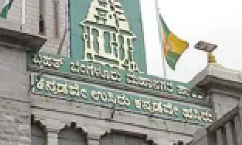 BBMP clears road encroachment in Uttarahalli BBMP clears road encroachment in Uttarahalli