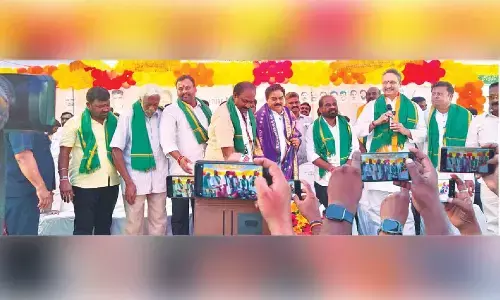 Health Minister vows strict action in kidney racket case