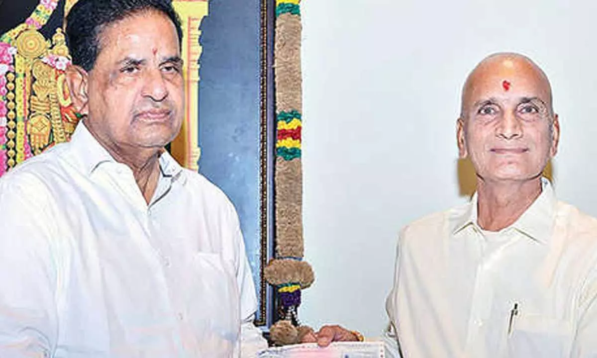 Devotee donates Rs 1 cr to TTD Devotee donates Rs 1 cr to TTD