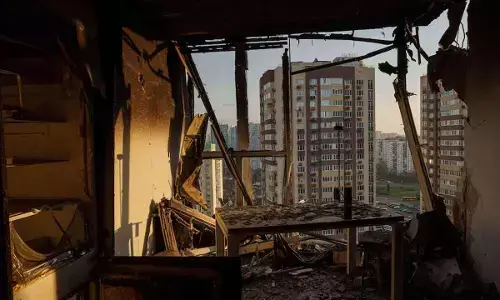 Russias massive attack on Kyiv kills 4, injures 27