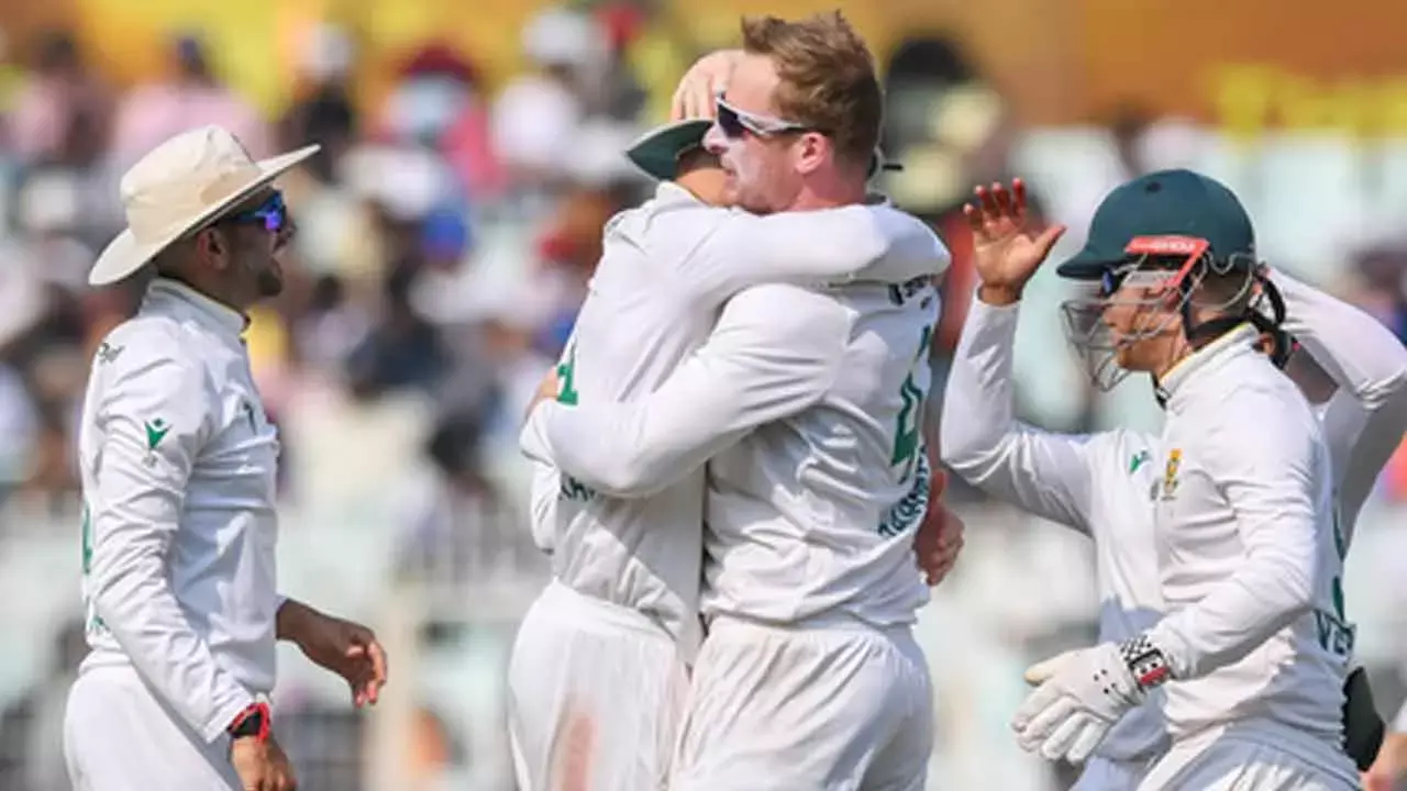 1st Test: Harmer picks 4-21 as South Africa bowl out India for 93 to win by 30 runs 1st Test: Harmer picks 4-21 as South Africa bowl out India for 93 to win by 30 runs