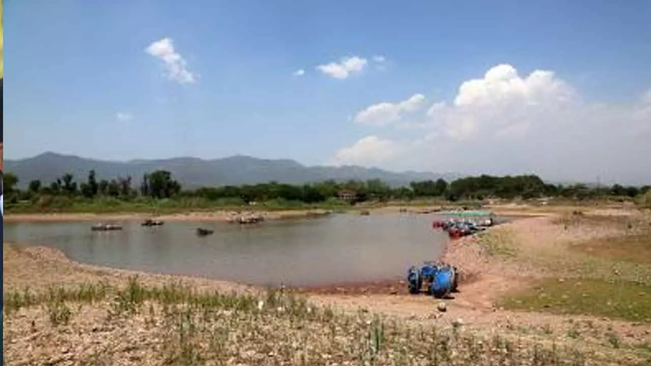 Pakistan continues to grapple with persistent socioeconomic and environmental challenges: Report Pakistan continues to grapple with persistent socioeconomic and environmental challenges: Report