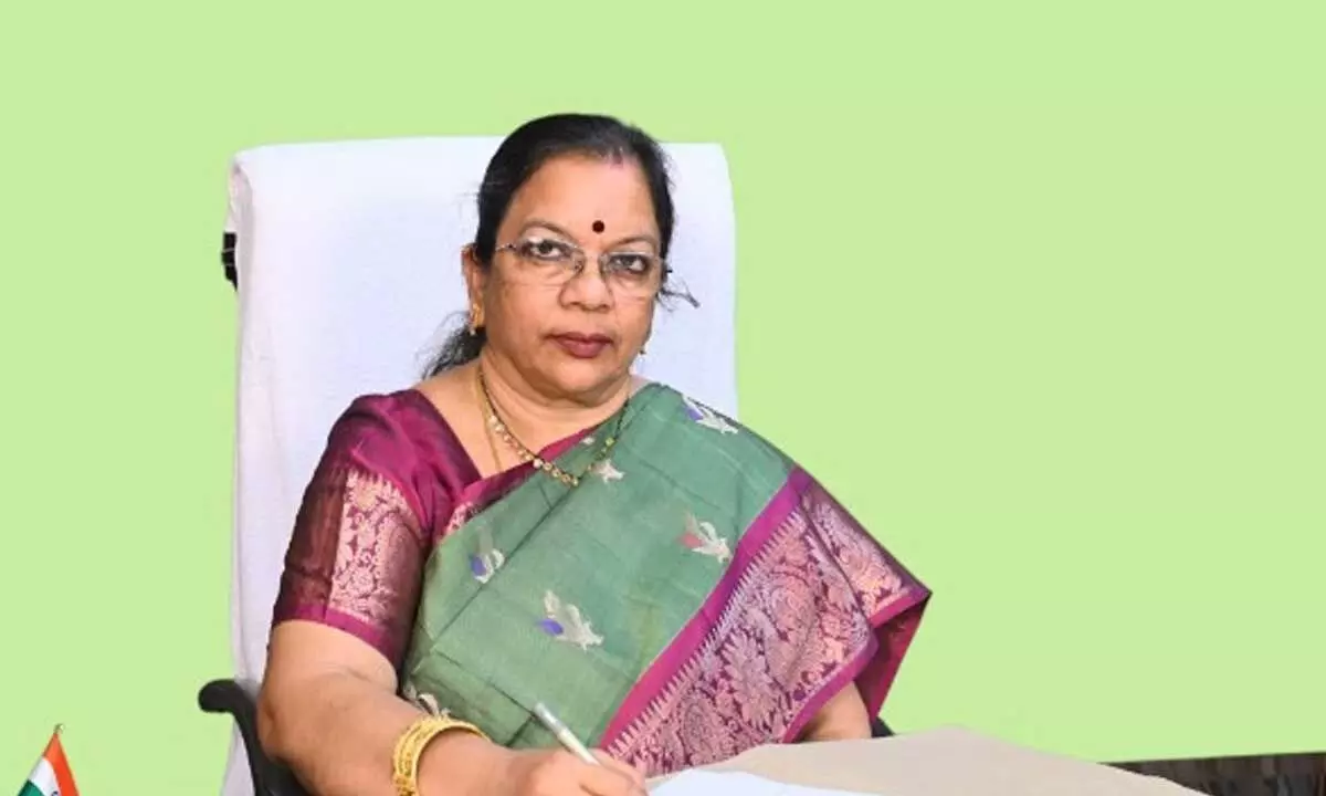 AKNU V-C Prasanna receives Ramoji Excellence Award AKNU V-C Prasanna receives Ramoji Excellence Award