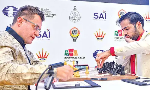Arjun cruises into quarters; Harikrishna to play tiebreak