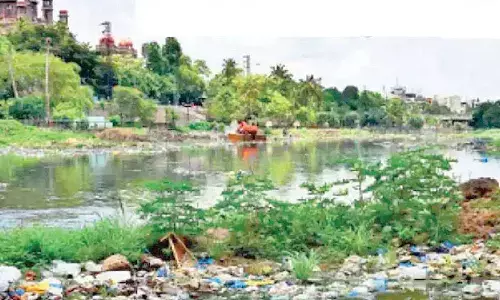 Heaps of waste turn Musi River into eyesore