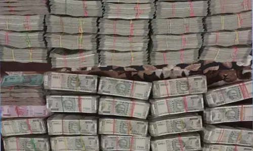Bengal STF seizes Rs 5 crore cash from car in New Town, two arrested