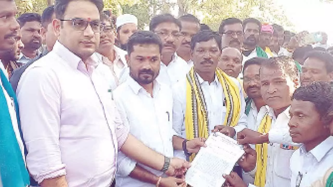 Won’t leave forest, will sacrifice lives for rights, declare Adivasis