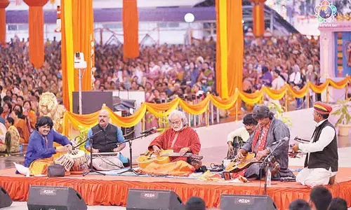 Pandit Bhatt’s musical offering mesmerises devotees