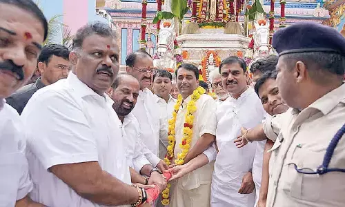 Puttaparthi hosts first Rathotsavam as part of Baba’s centenary fete