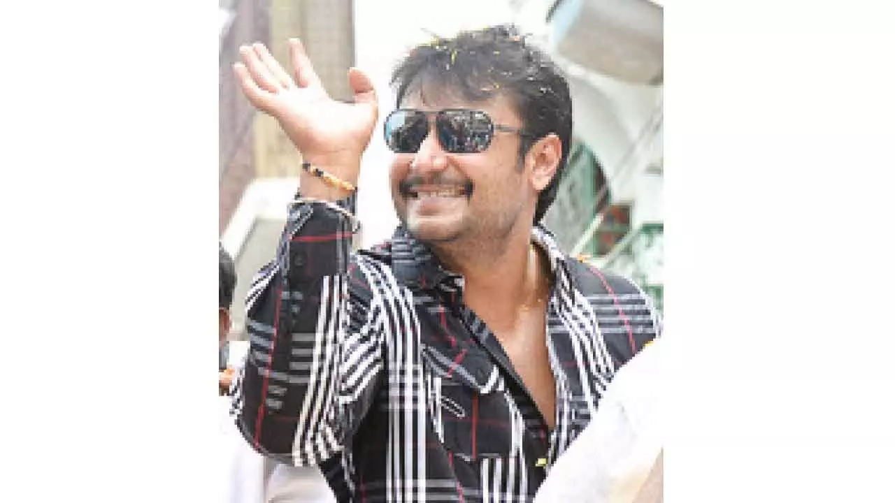 Fan murder case: Can’t even sleep due to cold, says Darshan Fan murder case: Can’t even sleep due to cold, says Darshan