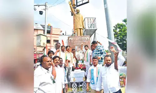 Rich tributes paid to Indira Gandhi on birth anniv