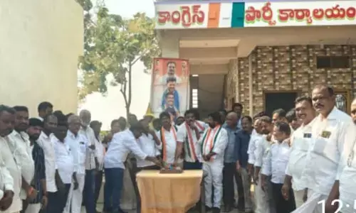 CM Revanth Reddy Felicitates Dr. SA Sampath Kumar; Alampur Congress Leaders Celebrate Birthday with Grandeur