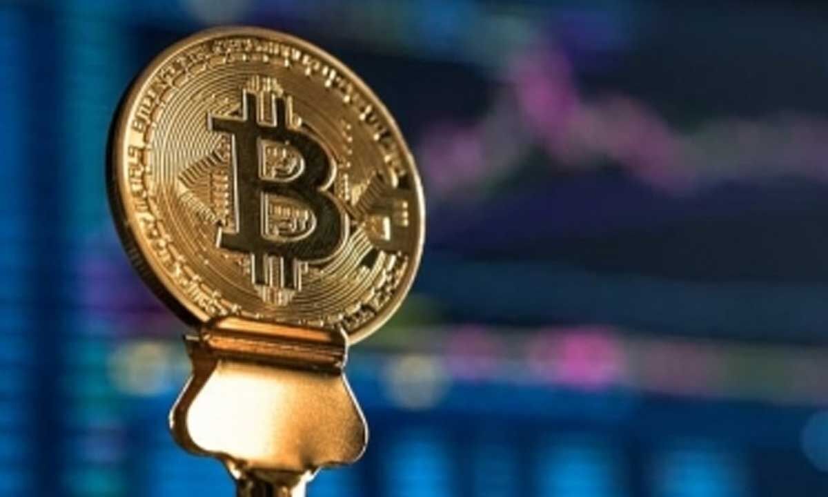 Bitcoin falls to seven-month low as US economic concerns weigh on traders