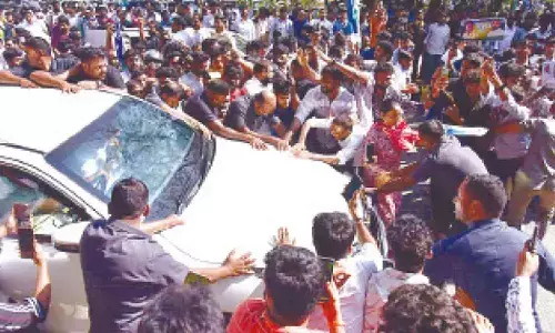 Jagan’s court visit triggers traffic chaos in Hyderabad