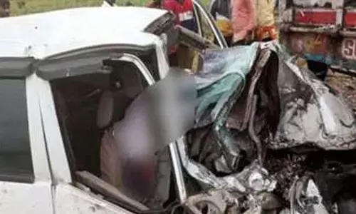 3 killed, 4 hurt as speeding car crashes into truck