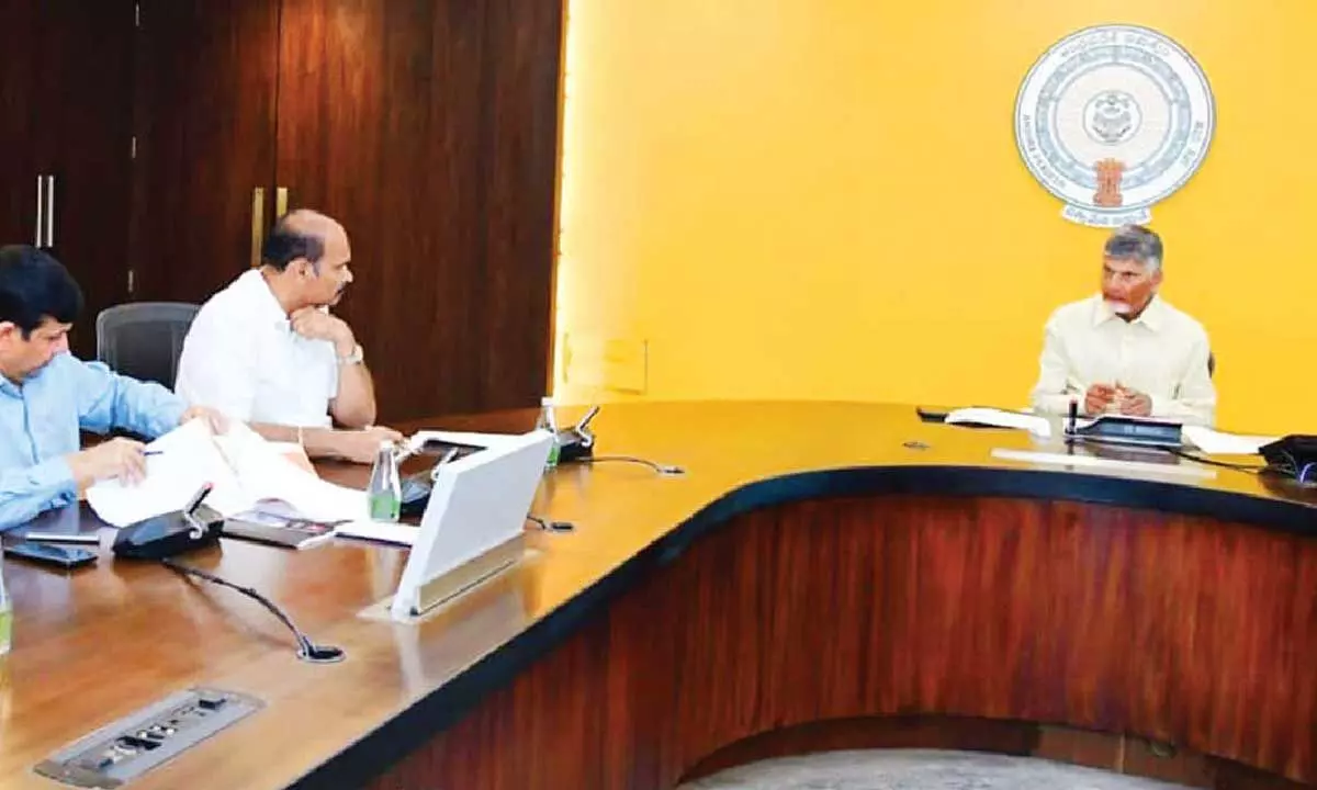 CM sets 3-yr deadline to complete 17 lakh houses