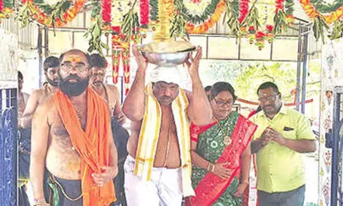 BJP Leader offers prayers to Lord Ayyappa