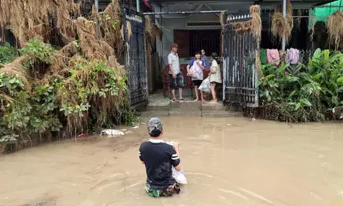 Death toll from Vietnam flooding climbs to 90