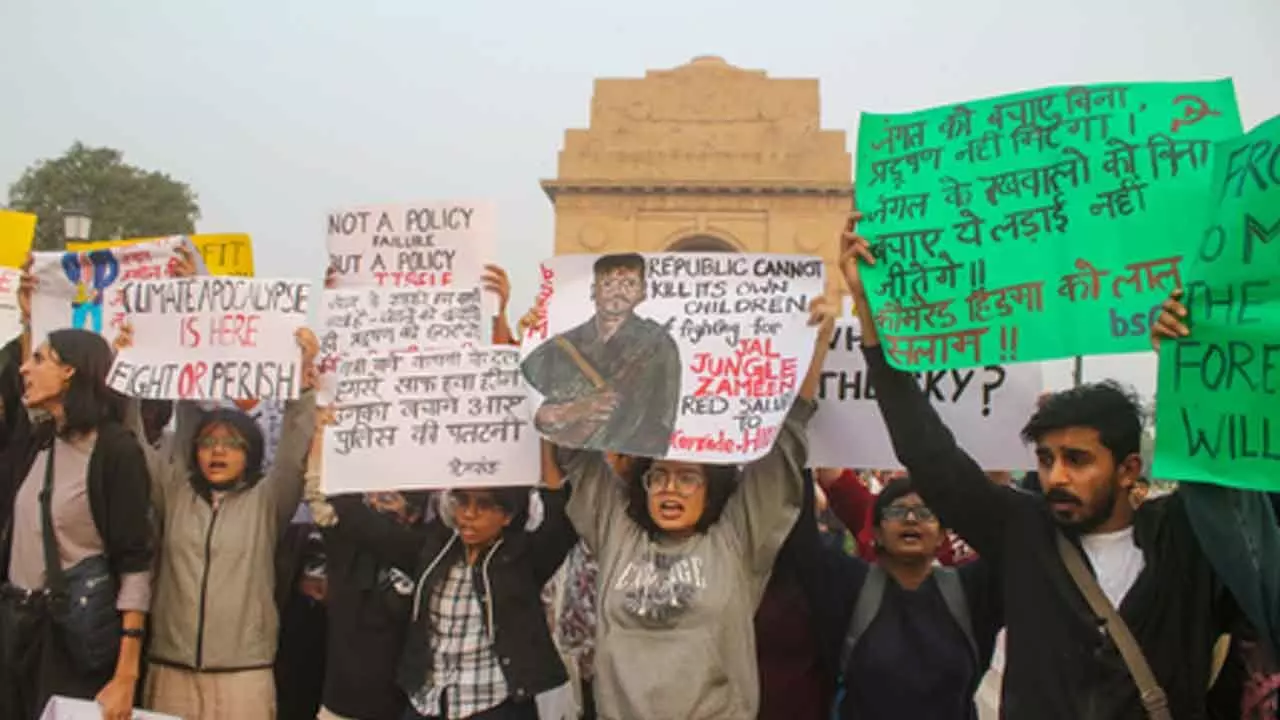 Delhi pollution protest: 22 detained after pepper spray chaos at India Gate