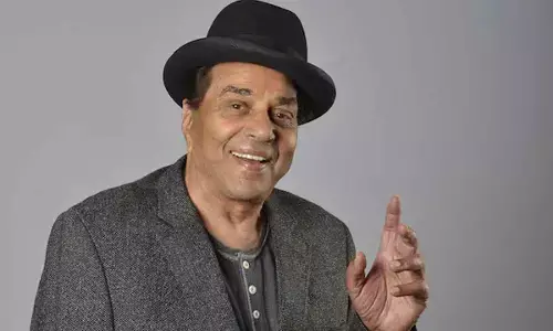 Bollywood Legend Dharmendra Passes Away At 89 In Mumbai