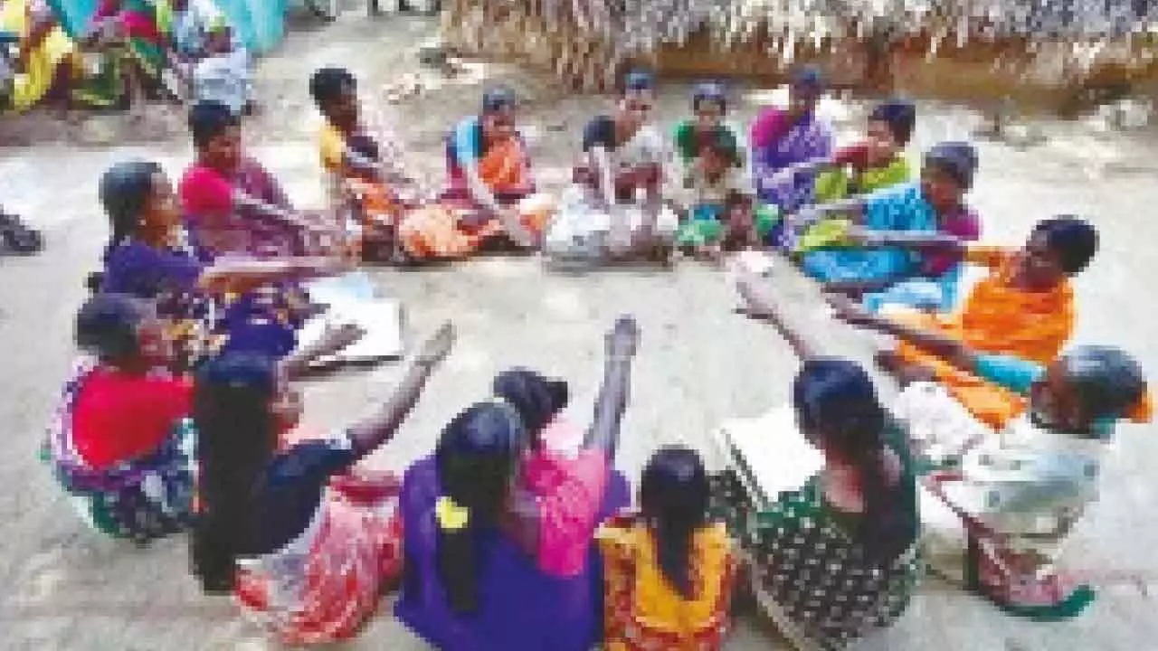 Govt unveils Rs 304-crore bonanza for women’s SHGs