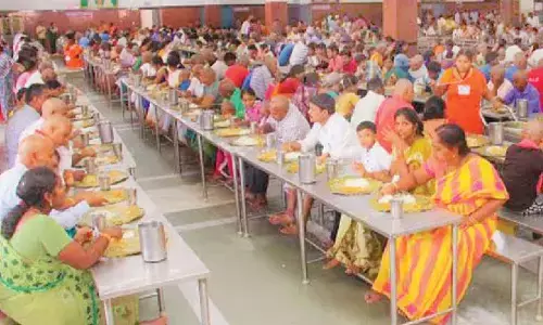 Tasty Annaprasadam gets thumbs up