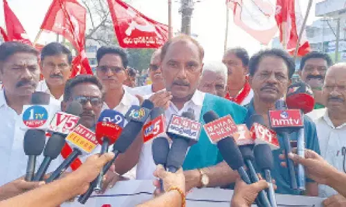 Rollback ‘anti-farmer, anti-labour’ laws, demand protestors in Wyra