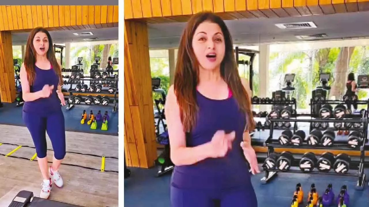 Bhagyashree shows a glimpse of her fitness 7-second drill Bhagyashree shows a glimpse of her fitness 7-second drill