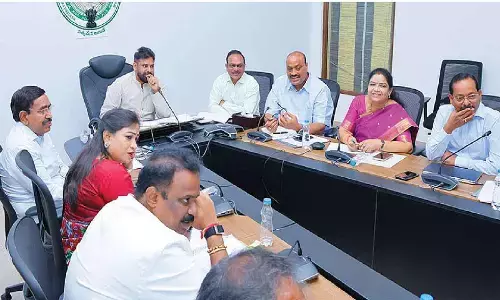 Dy CM orders study on village secretariats, staff promotions
