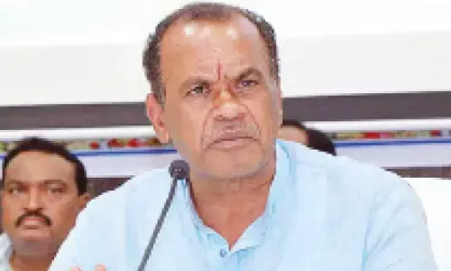 Minister Komatireddy Venkat Reddy complains to Revanth against Nalgonda DCC chief