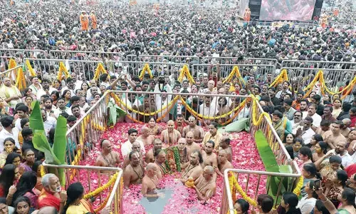 Splendour marks Panchami Theertham in Tiruchanoor