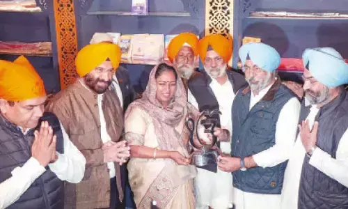 Guru Tegh Bahadur martyrdom day: Delhi CM flags off ‘Dhwaj Yatra’ from Sis Ganj Sahib gurudwara