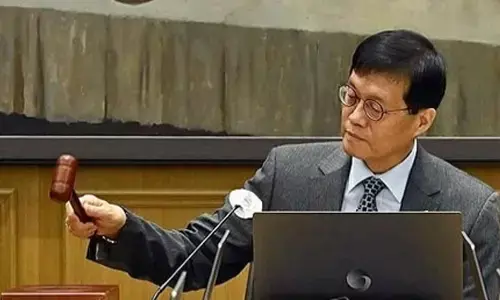 BOK holds key rate steady for 4th consecutive session in S. Korea