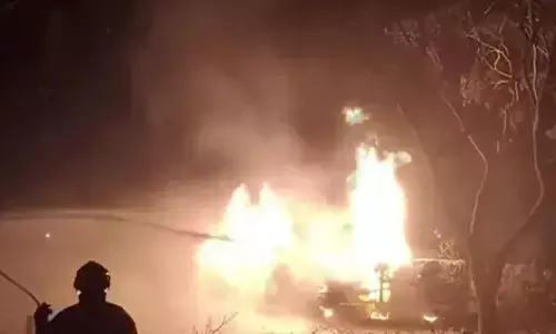 One killed in tanker and lorry collision in Mahabubnagar