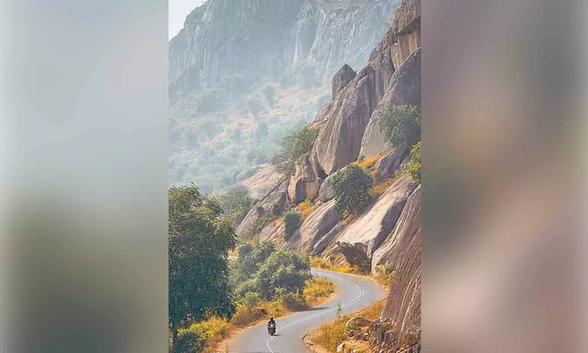 AP unveils India’s first driver-guided tourism service AP unveils India’s first driver-guided tourism service