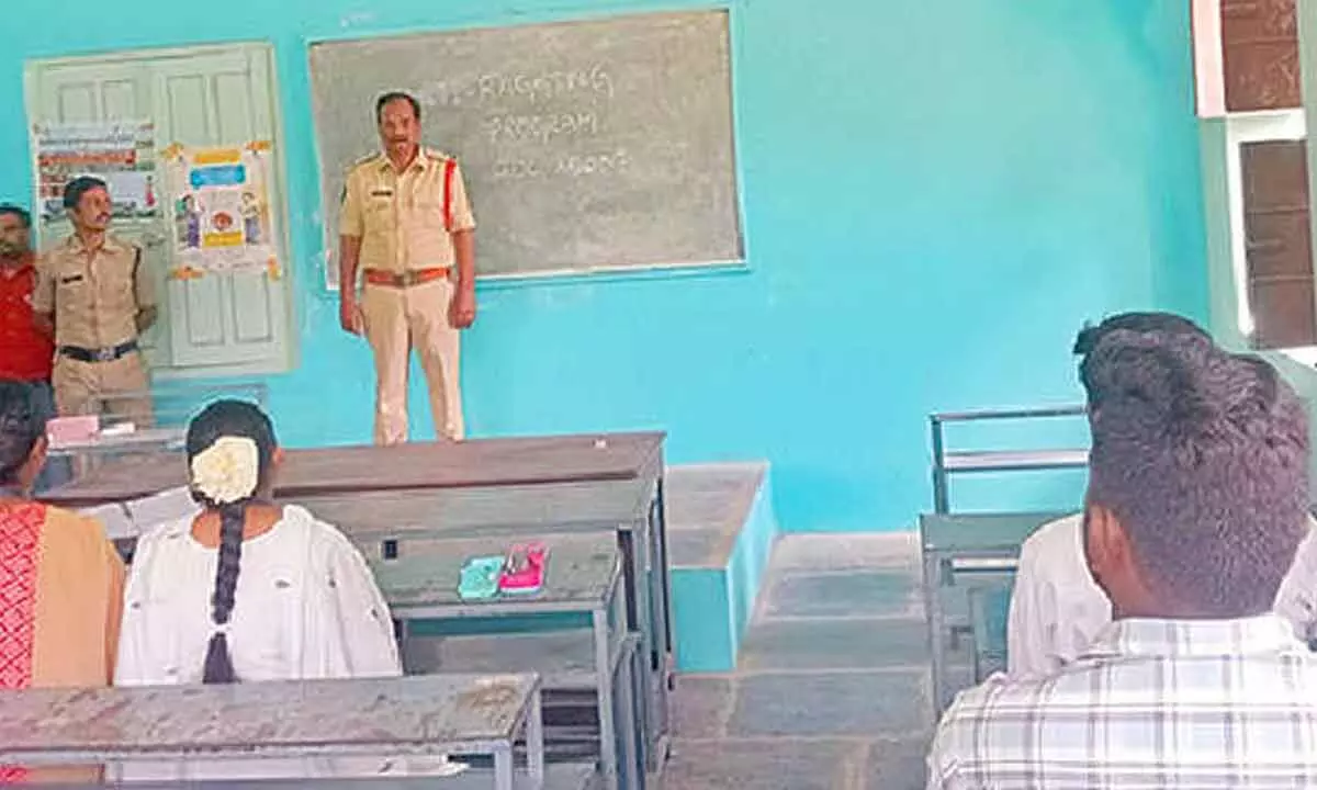 Cops on toes to prevent eve-teasing